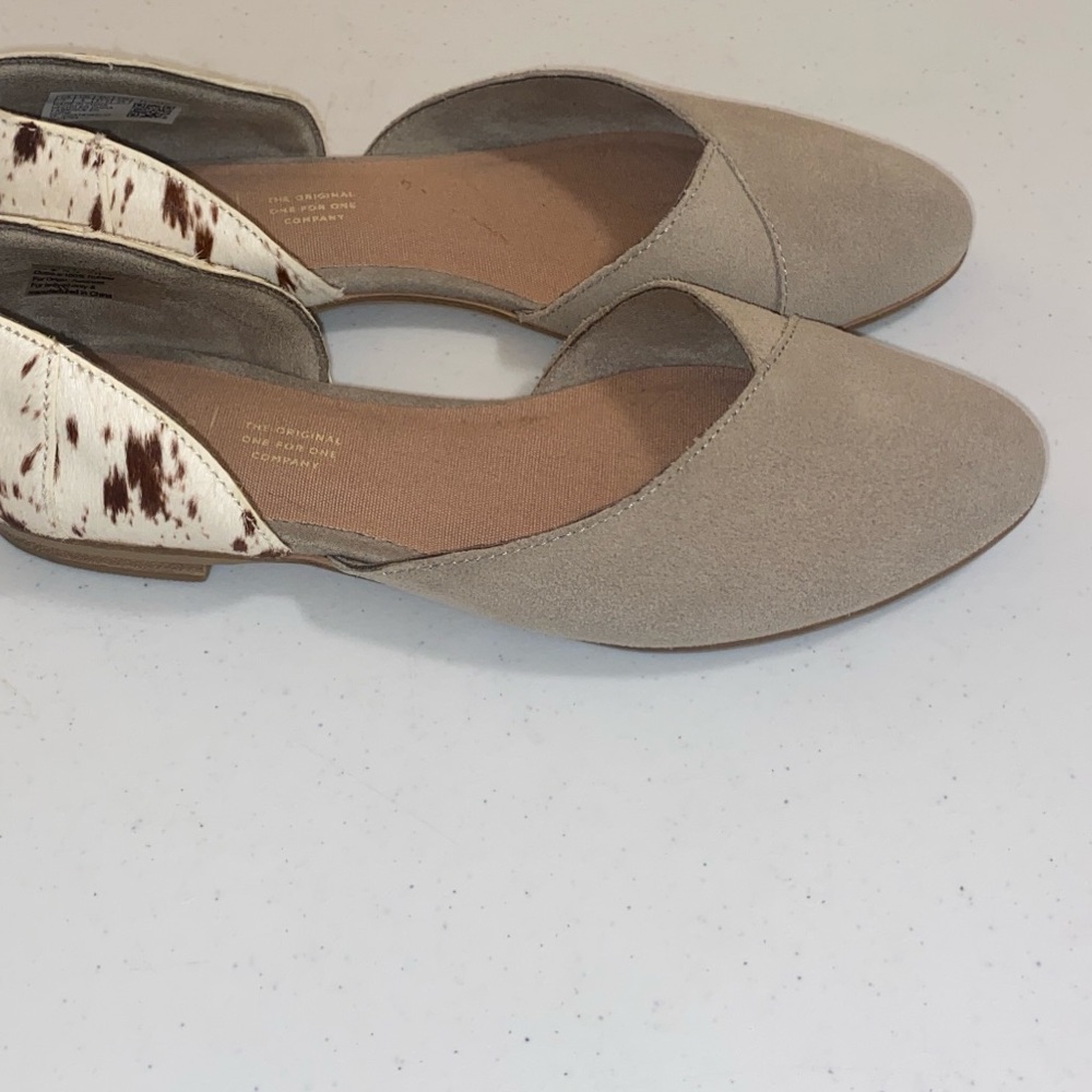 Toms tan and cow print flats size 7